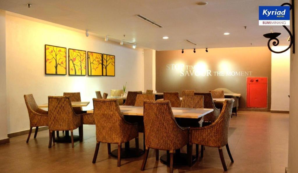 Kyriad Bumiminang Hotel Padang  Eksteriør bilde