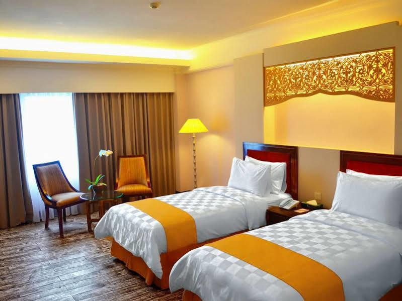 Kyriad Bumiminang Hotel Padang  Eksteriør bilde