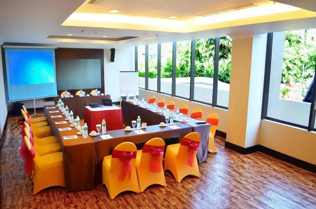 Kyriad Bumiminang Hotel Padang  Eksteriør bilde