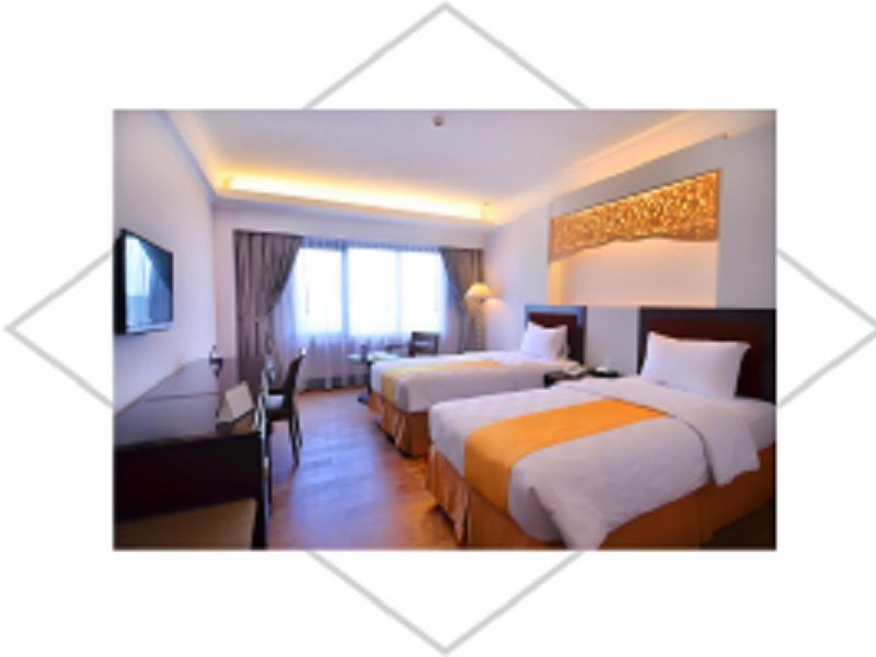 Kyriad Bumiminang Hotel Padang  Eksteriør bilde